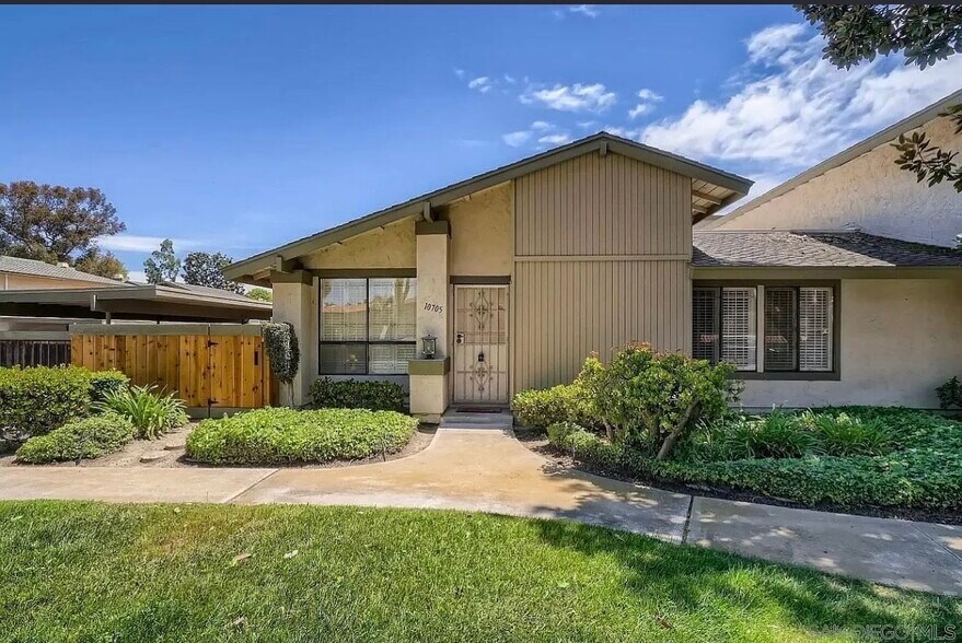 Building Photo - 10705 Caminito Bravura