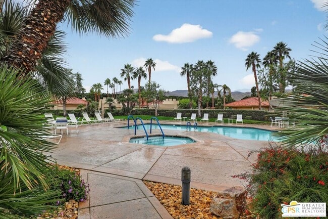 Building Photo - 196 Kavenish Dr