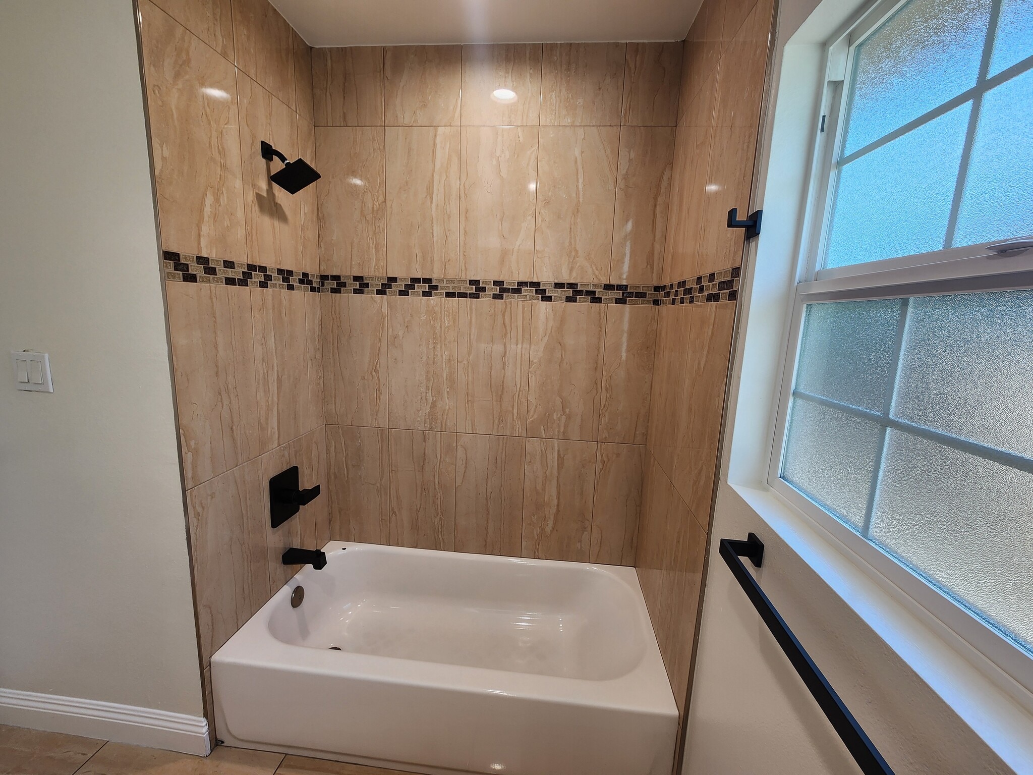 Building Photo - 13132 Hartland St