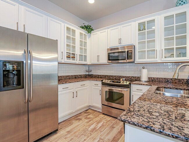 Building Photo - 5395 Dominica St