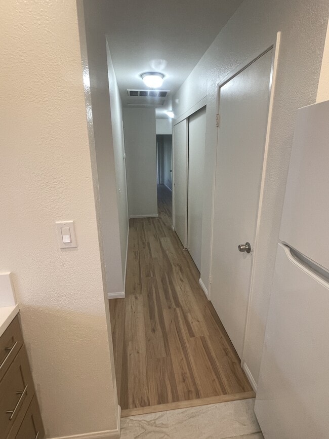 Building Photo - 2215 K Ave