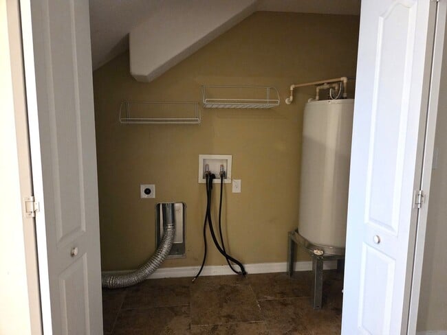 Building Photo - Adjacent to Waterfront Park