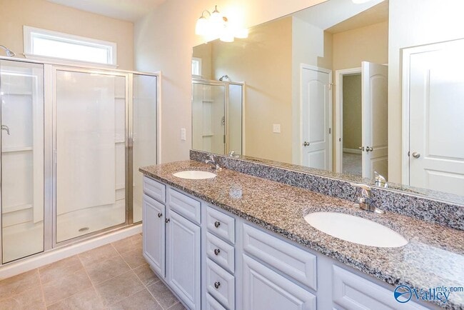 Building Photo - 3031 Greenway Cir SE