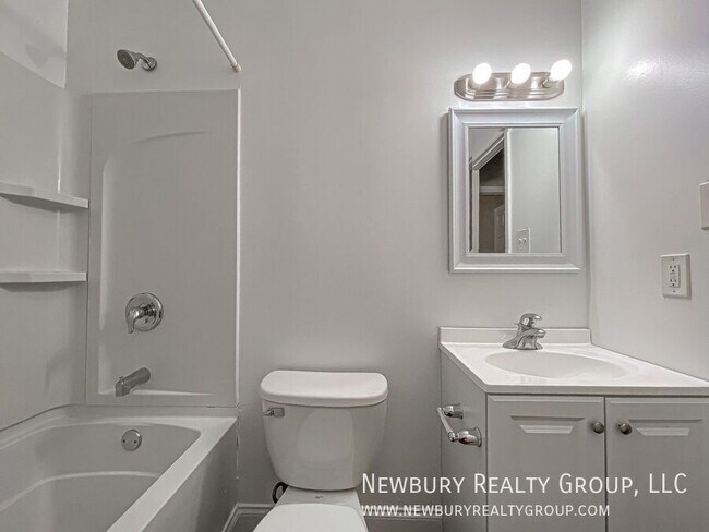 Building Photo - 1816 Chessland St