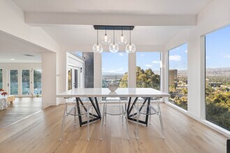 Building Photo - 3541 Multiview Dr