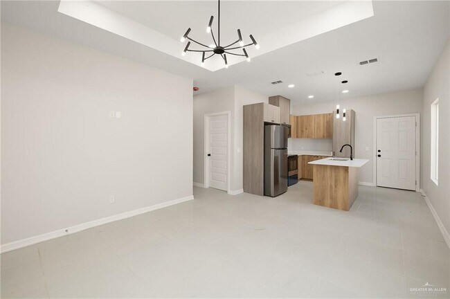 Building Photo - 21 Hilltop Ave