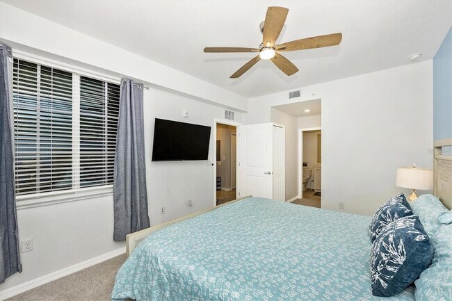 Building Photo - 12240 Wellen Golf St