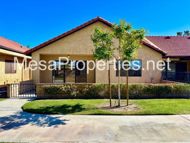 Building Photo - 19182 Elm Dr