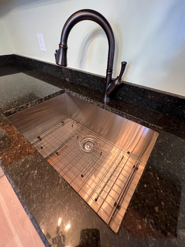 Building Photo - 81-83 America St