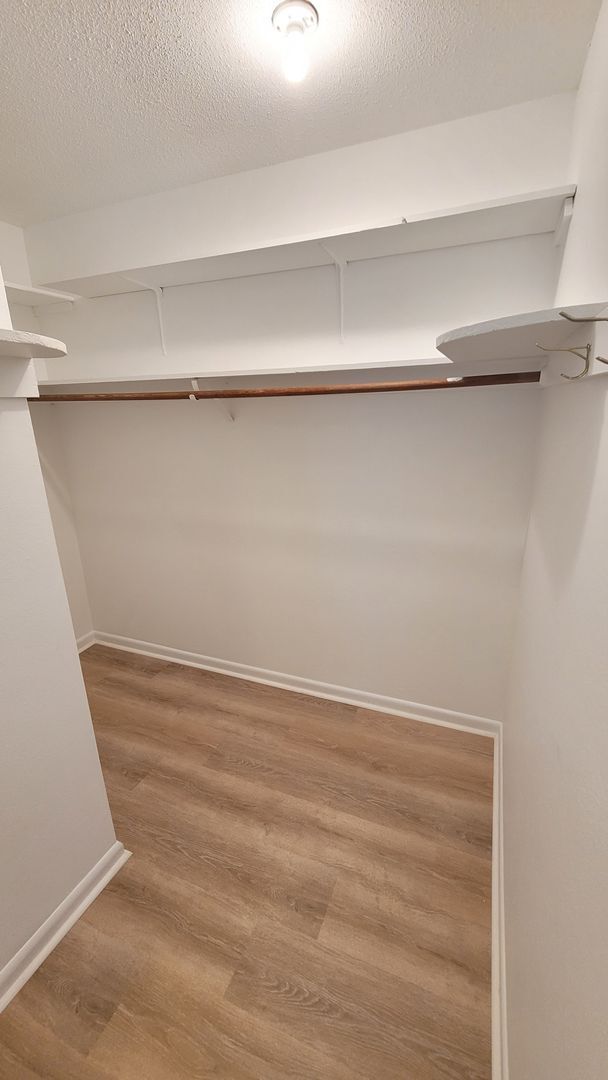 Building Photo - Beautiful Corner Lot Rental-Large 4 Bedroo...