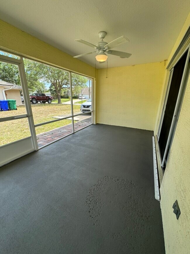 Building Photo - 361 Del Monte Rd