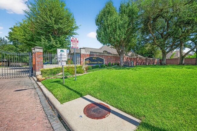 Building Photo - 1106 Parkhaven Ln