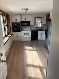 Building Photo - 353 Jersey Ave