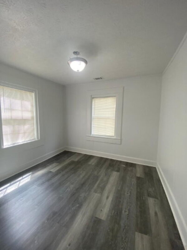 Building Photo - 511 Alford St