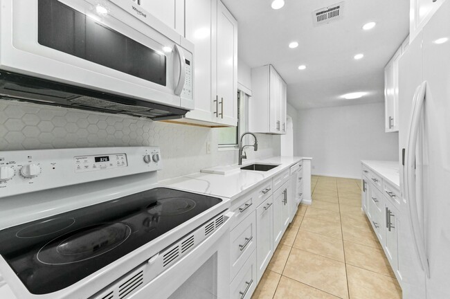 Building Photo - 243 NW 35th St