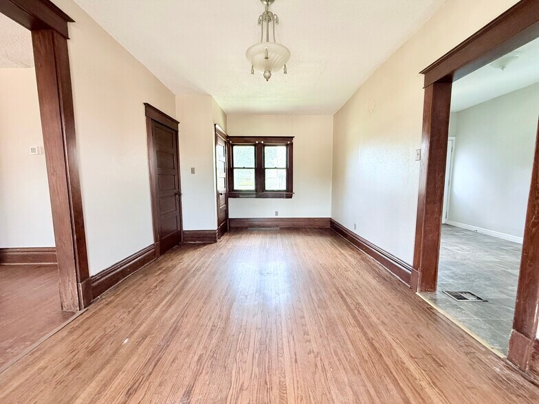 Dining Room - 615 W 2nd St