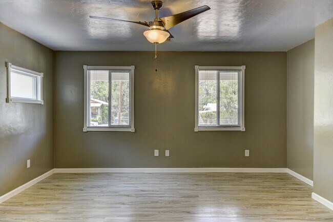 Building Photo - Home for Rent in Prescott!  - Alley Parking