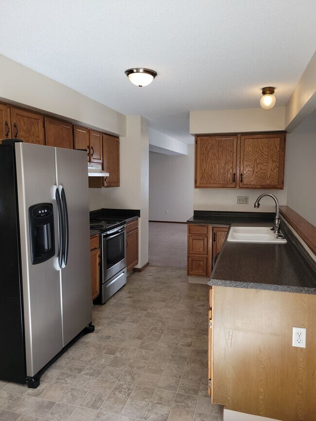 Building Photo - 8155 Tulip Tree Ct