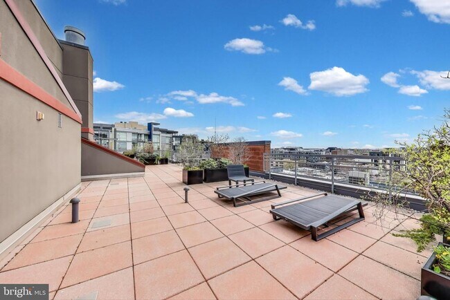 Building Photo - 2120 Vermont Ave NW