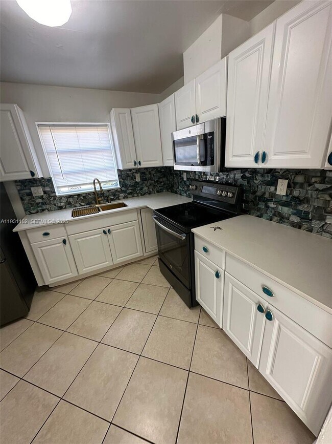 Building Photo - 740 NW 178th Terrace