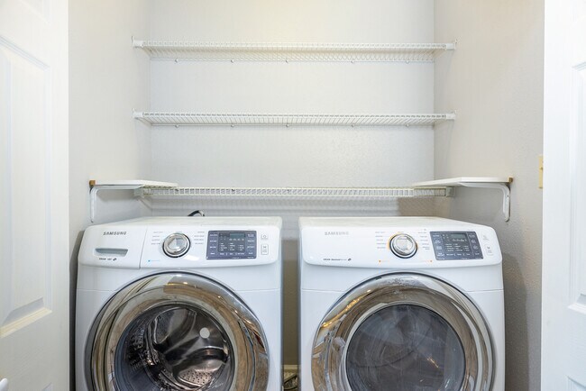 Building Photo - 4717 W Leila Ave