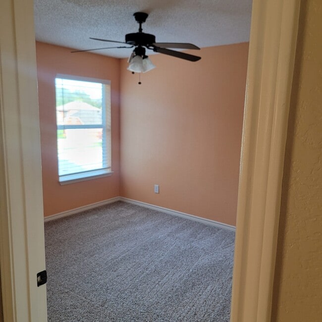 Building Photo - 6801 Tudor Dr