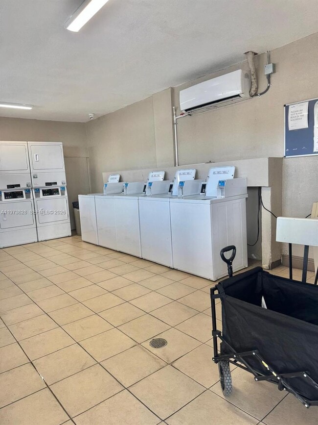 Building Photo - 1800 Sans Souci Blvd