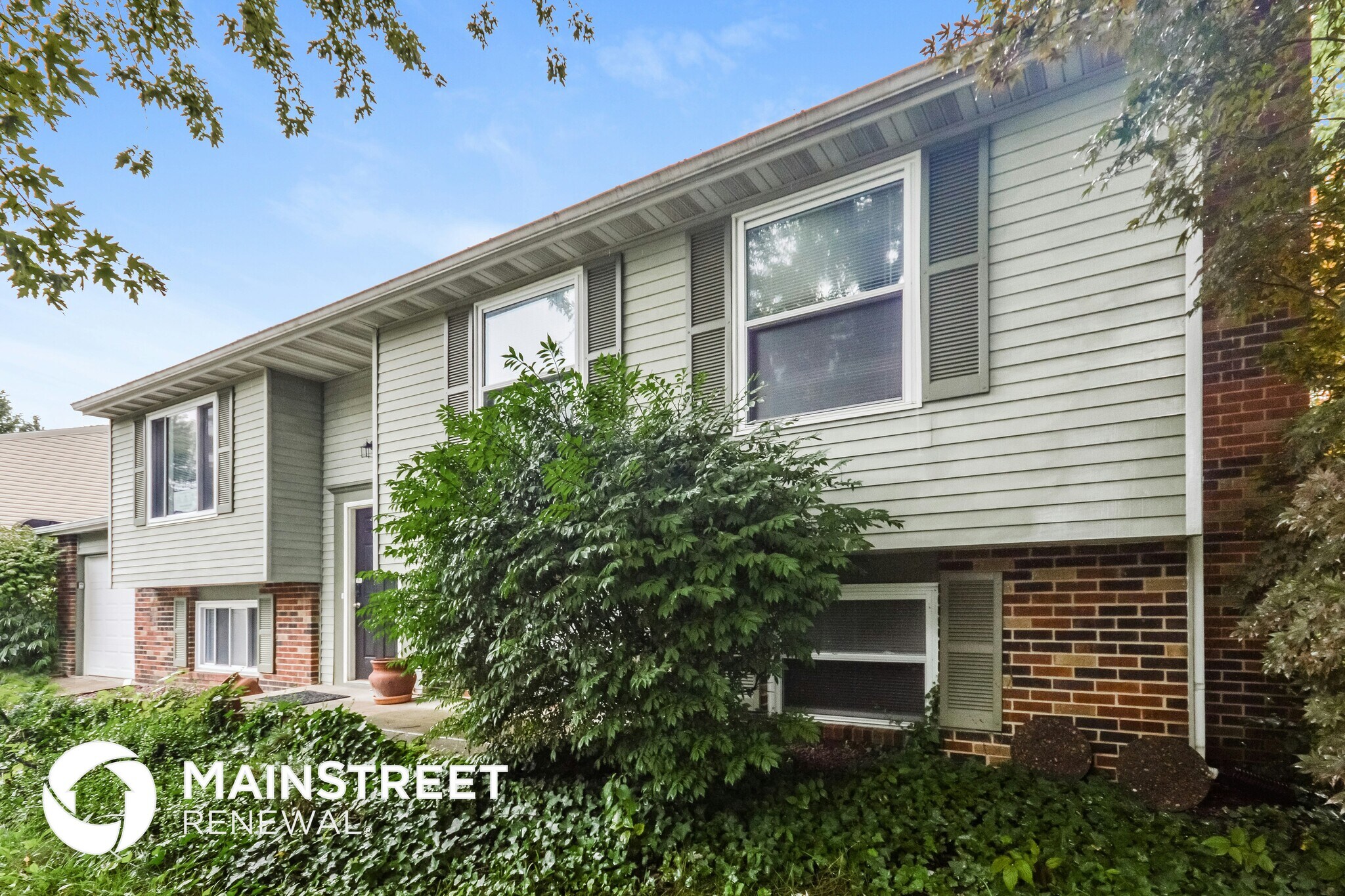 Building Photo - 6839 S Lawndale Ave