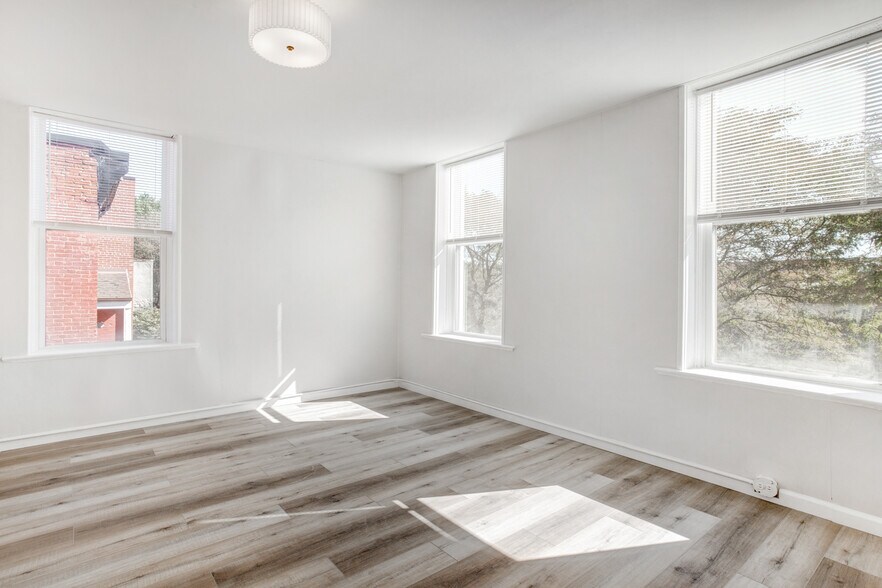Building Photo - 2857 S 18th St