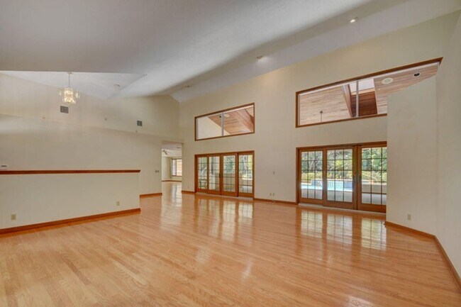 Building Photo - 9033 Winding Woods Dr