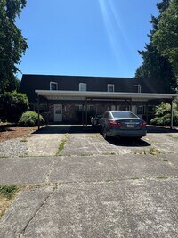 Building Photo - Fox - 220