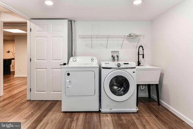 Building Photo - 4706 8th Rd S