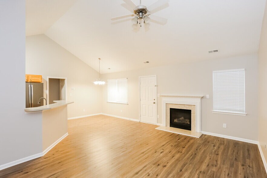 Building Photo - 3113 Blueberry Dr