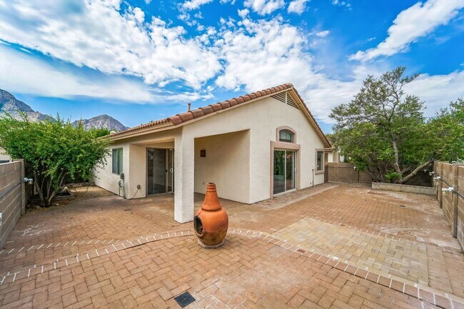 Building Photo - Spacious 4BR House in Tucson
