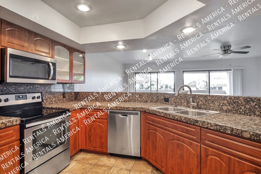 Building Photo - 5104 N 32nd St