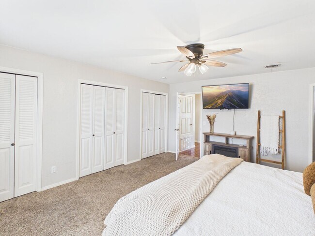 Building Photo - 7727 Cervin Dr