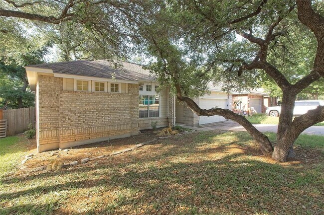 Building Photo - 610 Palo Alto Ln