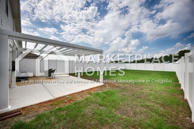 Building Photo - 7502 Discovery Pt Dr NW
