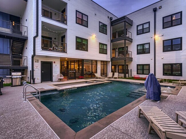 Building Photo - 3101 Govalle Ave