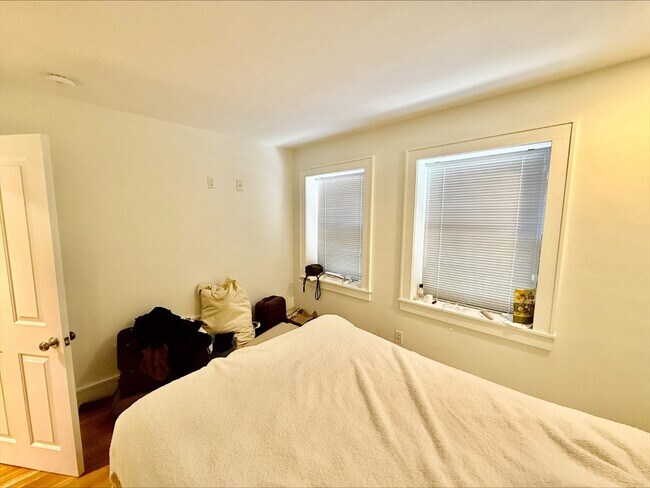 Building Photo - 11 Thacher Ct
