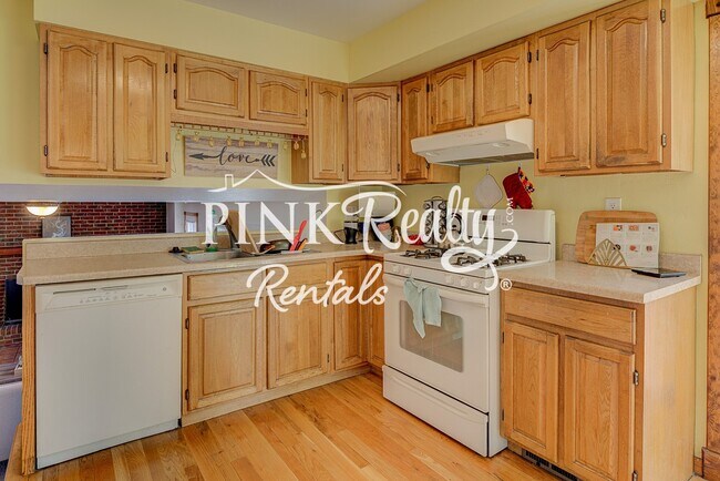 Building Photo - 1716 Wooten Rd