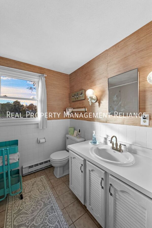 Building Photo - 19 Bayview Ave