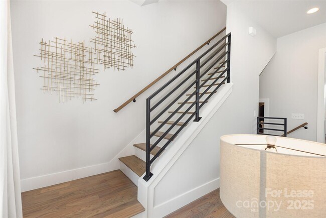 Building Photo - 2523 Irwin Strm Rd