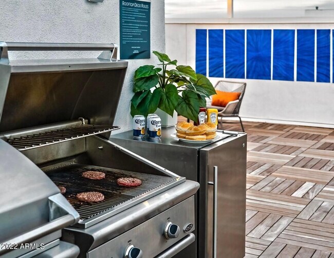 Building Photo - 425 W Osborn Rd