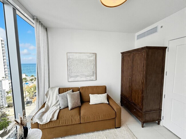 Building Photo - 151 N Seabreeze Blvd