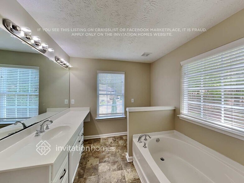 Building Photo - 1058 River Plantation Dr