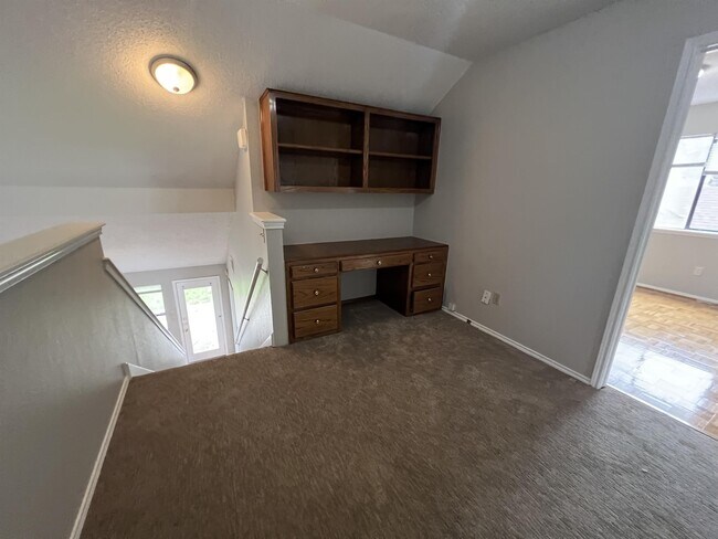 Building Photo - 3210 Festus Dr