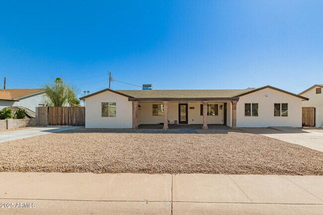 Primary Photo - 14027 N 32nd St