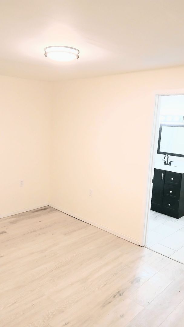 Building Photo - 408 Bowen Ave