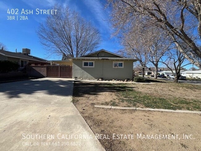 Building Photo - 402 Ash St